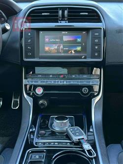 جاكوار XE